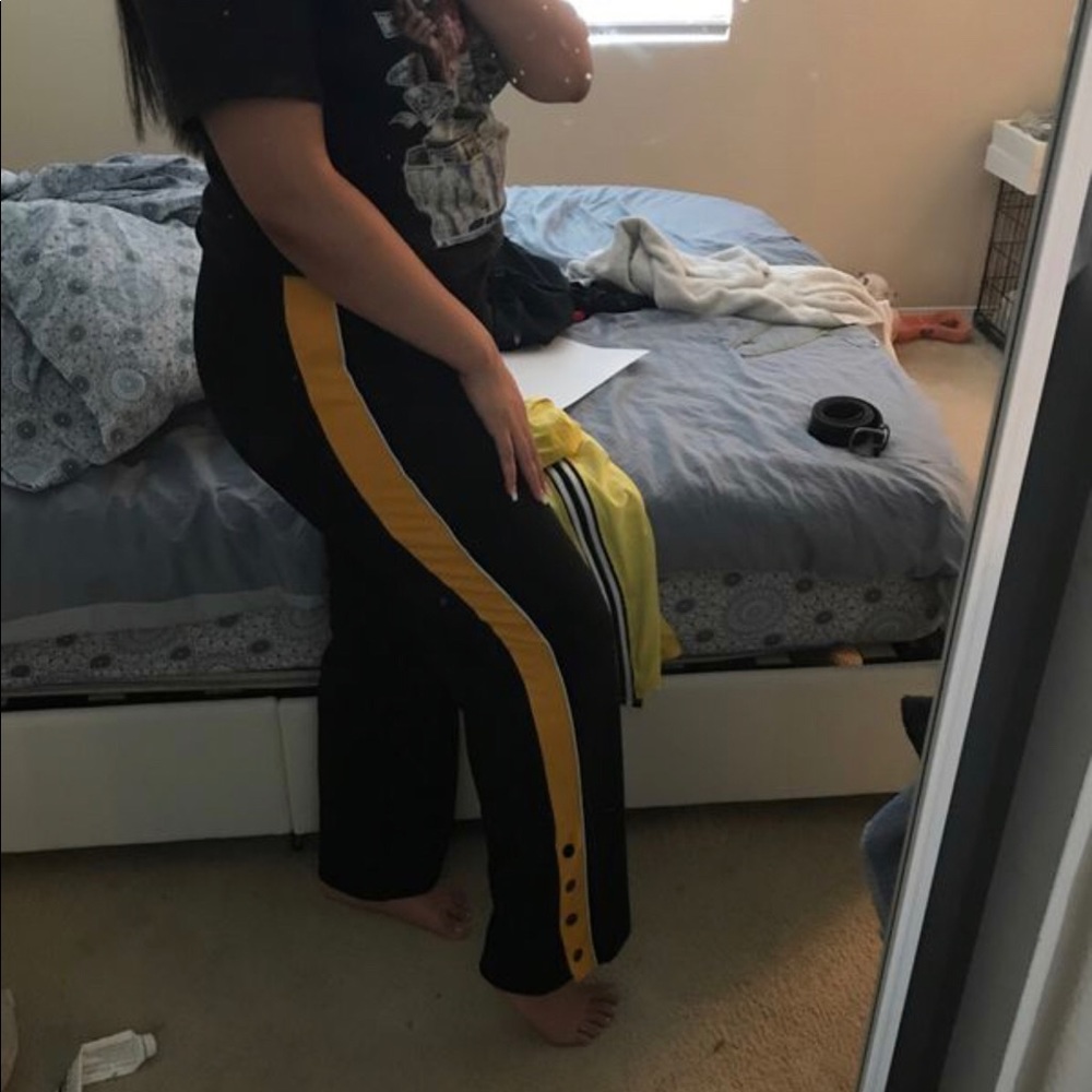 YELLOW & BLACK SWEATPANTS